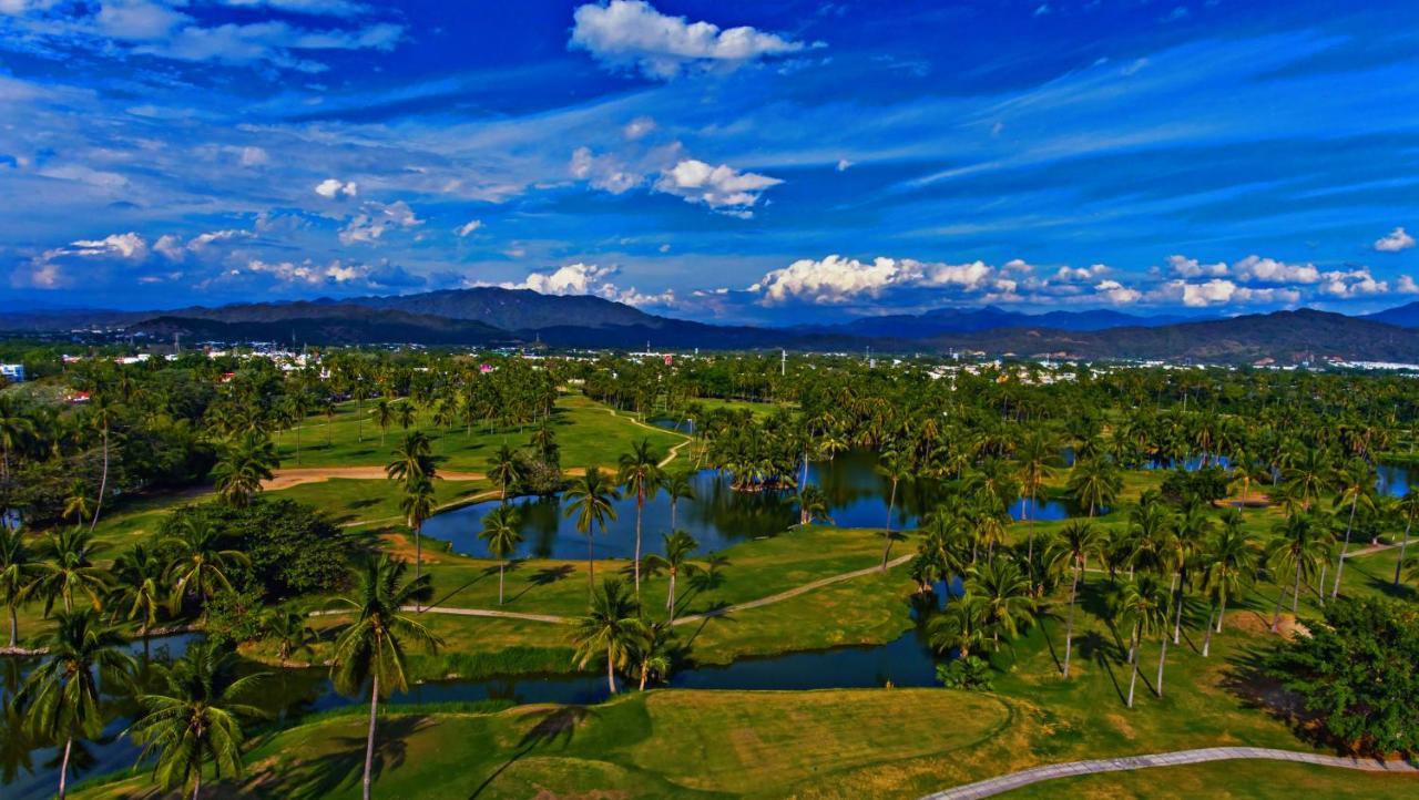 Las Hadas By Brisas Manzanillo Exterior photo Golf course in Samanà