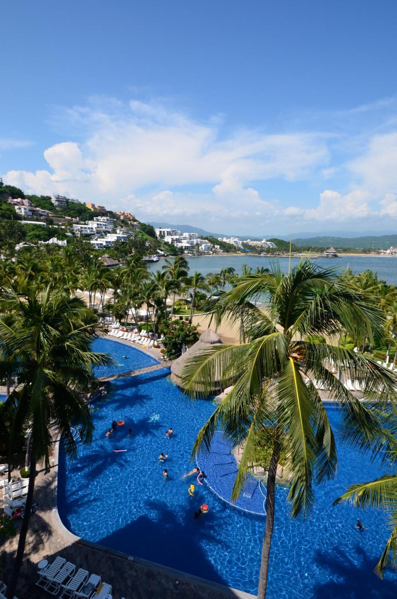 Las Hadas By Brisas Manzanillo Exterior photo View of the bay