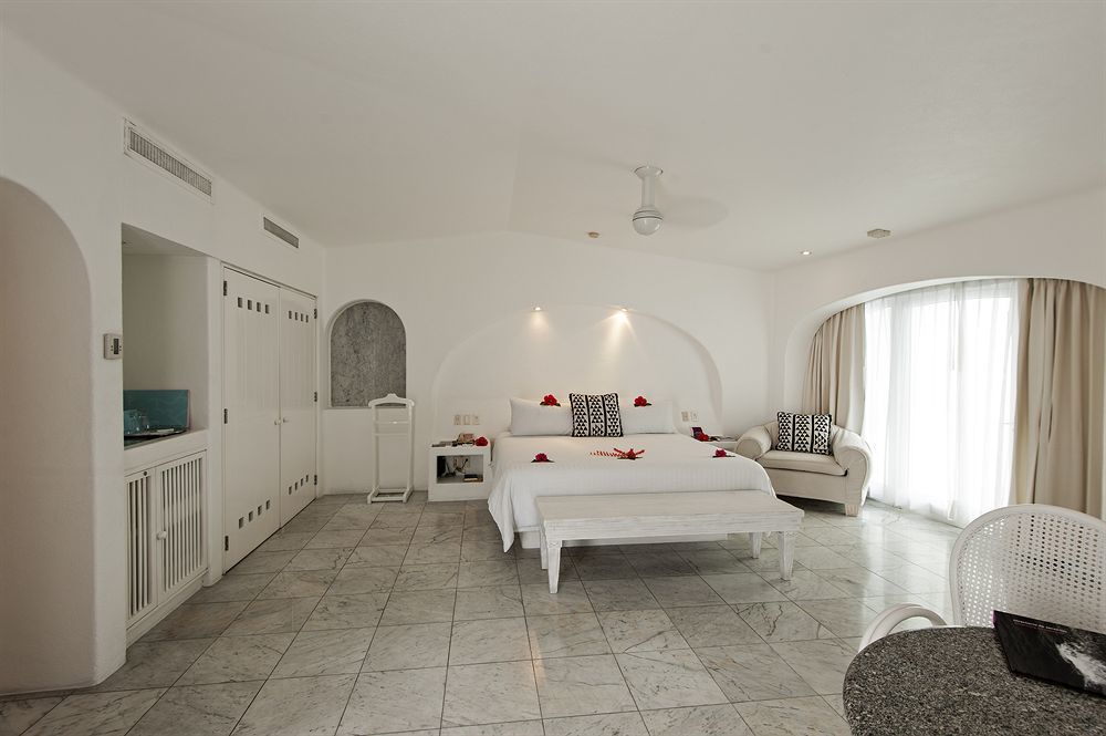Las Hadas By Brisas Manzanillo Exterior photo A suite at the resort