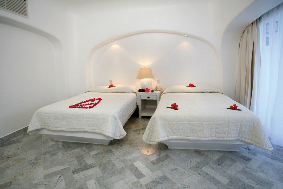 Las Hadas By Brisas Manzanillo Exterior photo A room at the hotel